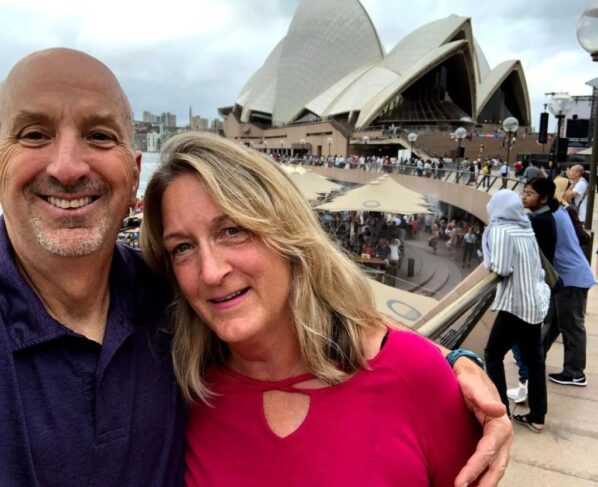 Kimberly Walker e seu marido, Mark, deixaram os Estados Unidos em 2018 para viajar pelo mundo juntos