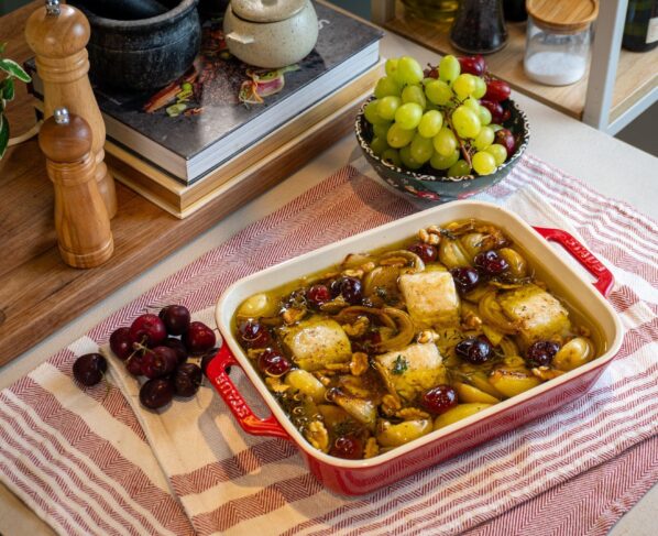 Aprenda a fazer um Bacalhau confitado com cerejas