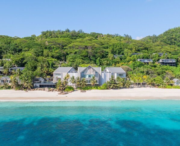 Cheval Blanc Seychelles fica na praia de Anse Intendance, na Ilha Mahé, a maior do país