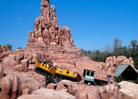 Big Thunder Mountain Railroad fica na área de Frontierland, no Magic Kingdom Park, em Orlando