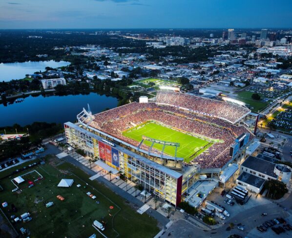 Recorde de público do World Stadium, em Orlando, foi batido na partida entre Arsenal e Chelsea na FC Series, em 2022, com mais de 63 mil torcedores