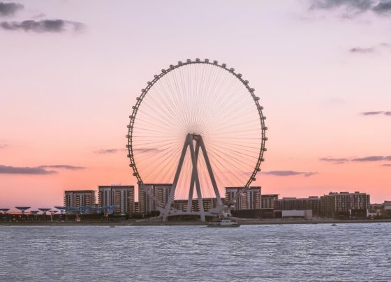 Ain Dubai, a maior roda-gigante do mundo, fica na ilha artificial de Bluewaters Island, em Dubai