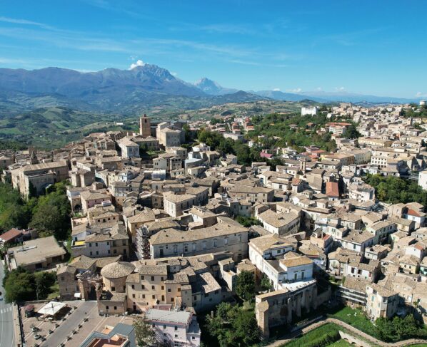 Penne, uma cidade em Abruzzo, está se preparando para sua terceira venda de casas por um euro