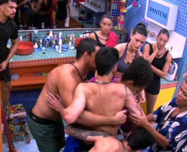 João Pedro no banheiro do BBB 25