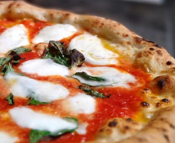 Pizza Margherita da Leggera Pizza Napoletana, a pizzaria mais bem colocada da América Latina em 2025