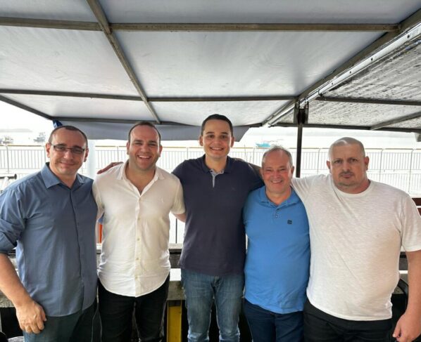 Prefeito Pazolini Reforça Alianças Políticas e Recebe Homenagem no Festival da Torta Capixaba