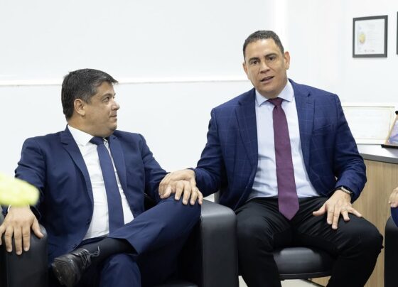 Presidente da Câmara de Vila Velha Osvaldo Maturano recebe deputado federal para visita institucional