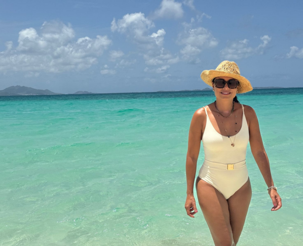 A nova temporada terá paradas no Caribe, na Itália, no Peru e em Fernando de Noronha; na imagem, a apresentadora Daniela Filomeno na caribenha Anguilla