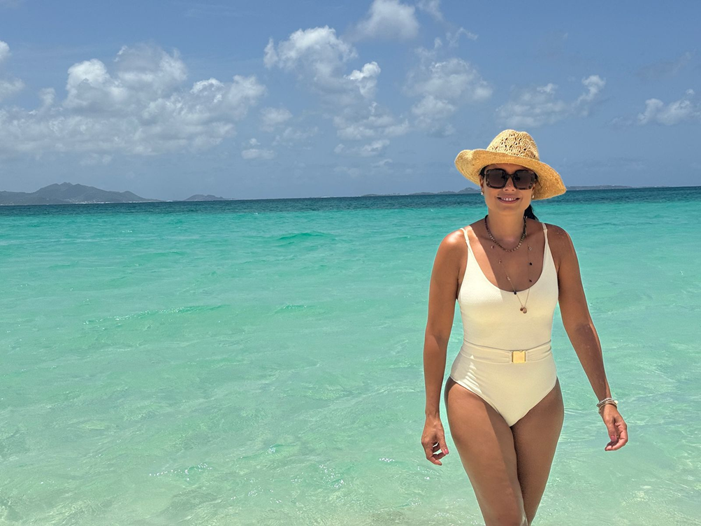 A nova temporada terá paradas no Caribe, na Itália, no Peru e em Fernando de Noronha; na imagem, a apresentadora Daniela Filomeno na caribenha Anguilla