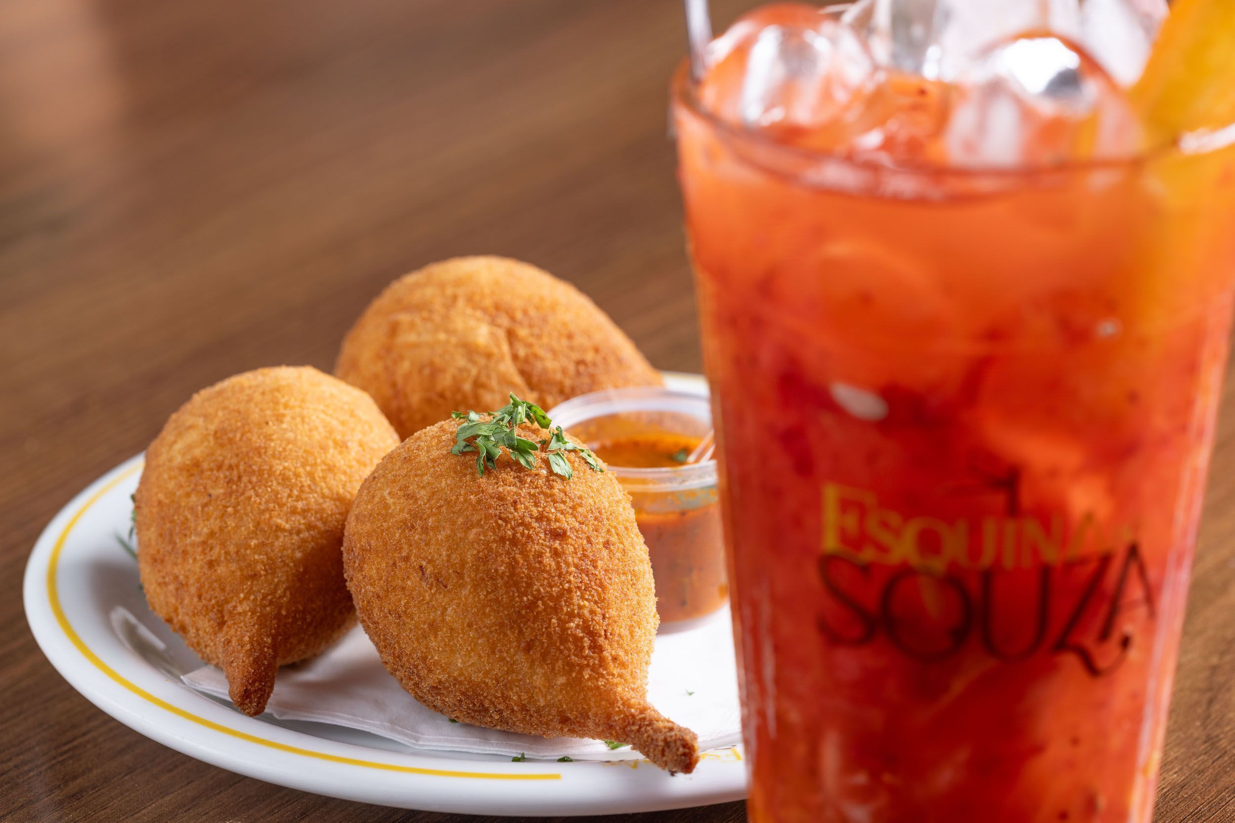 Aprenda a fazer as famosas coxinhas da Esquina do Souza