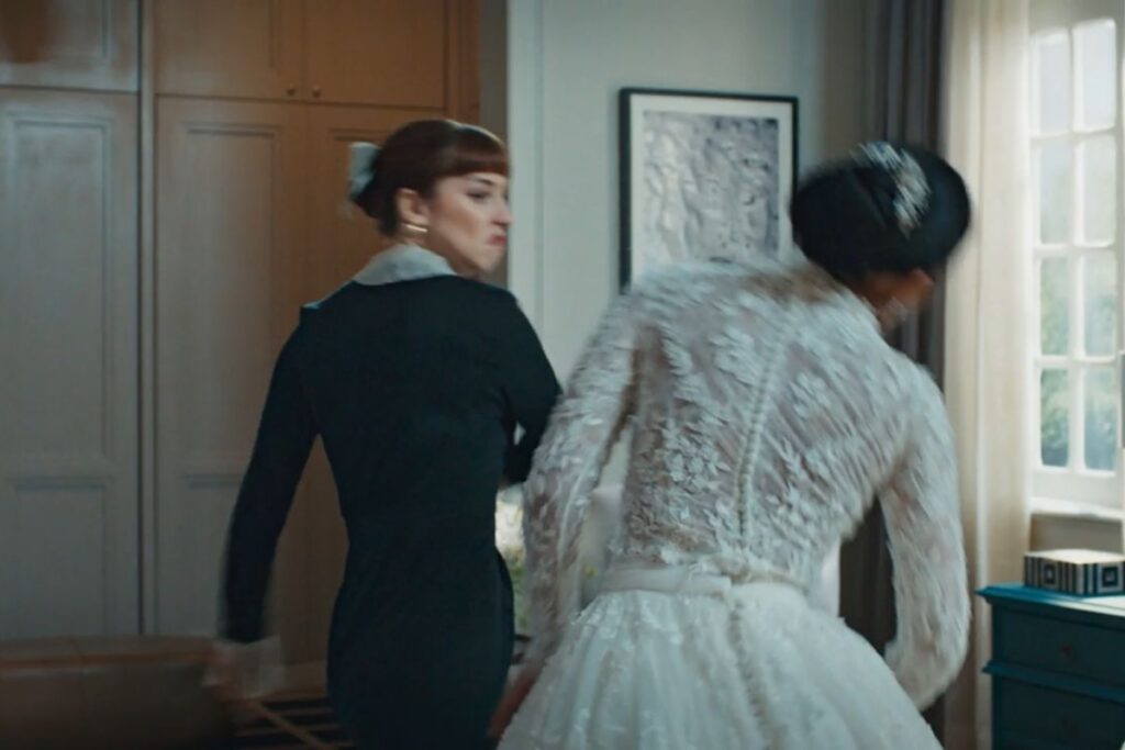 Vale Tudo - Tapa de Solange (Alice Wegmann) em Maria de Fátima (Bella Campos)